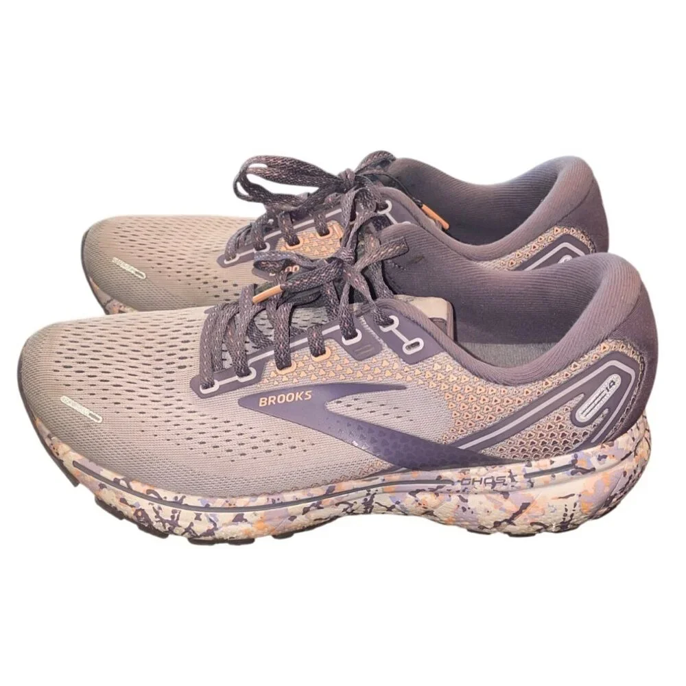 Brooks Ghost 14 Women's Running Shoes in Light Purple and Lavender